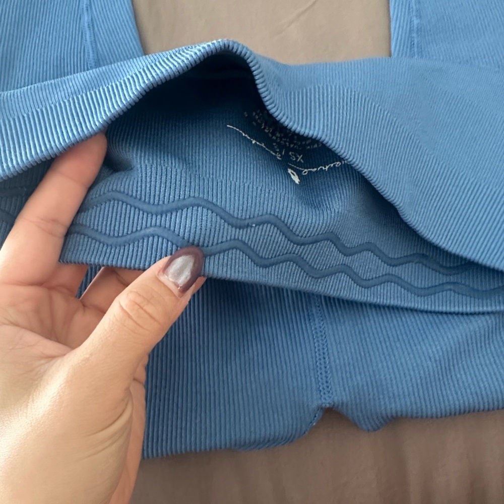 One-Shoulder Blue Ribbed Crop Top - Picture 5 of 6